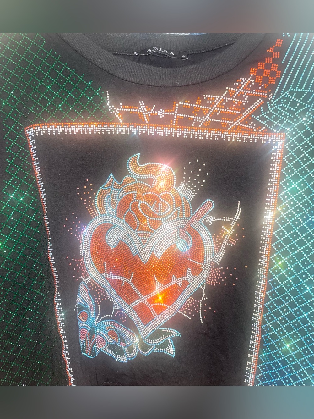 ❤️🔥Akira Embellished Rhinestone Heart & Rose Graphic Crop Tee❤️🔥